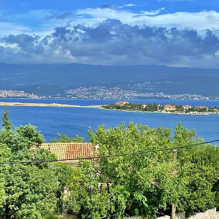 Rebeka By Interhome سيلو