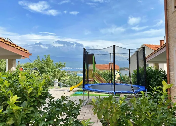 Rebeka By Interhome شقة