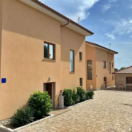 Rebeka By Interhome Apartament Šilo