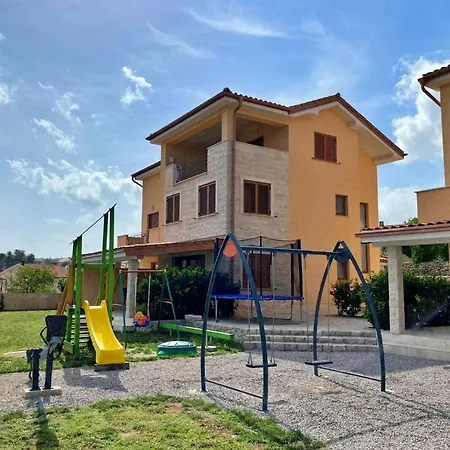 Rebeka By Interhome *